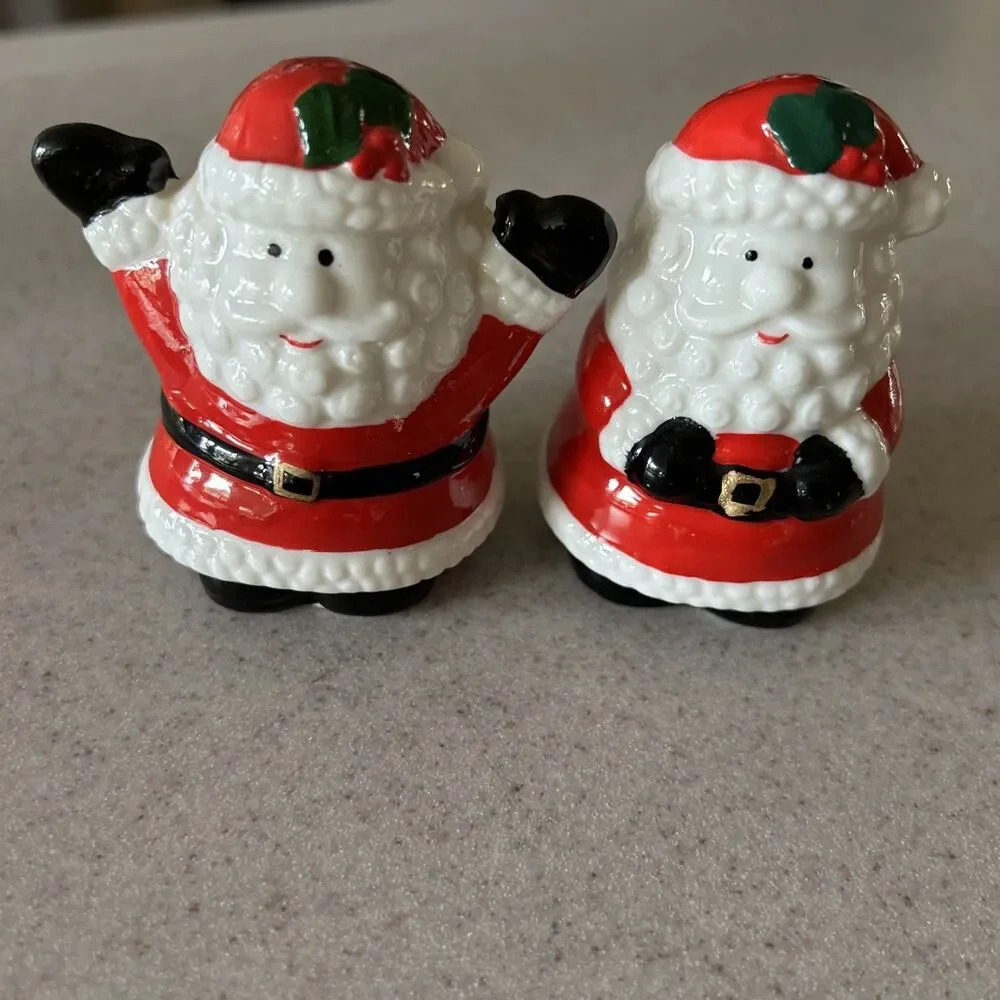 Vintage santa salt and pepper shakers